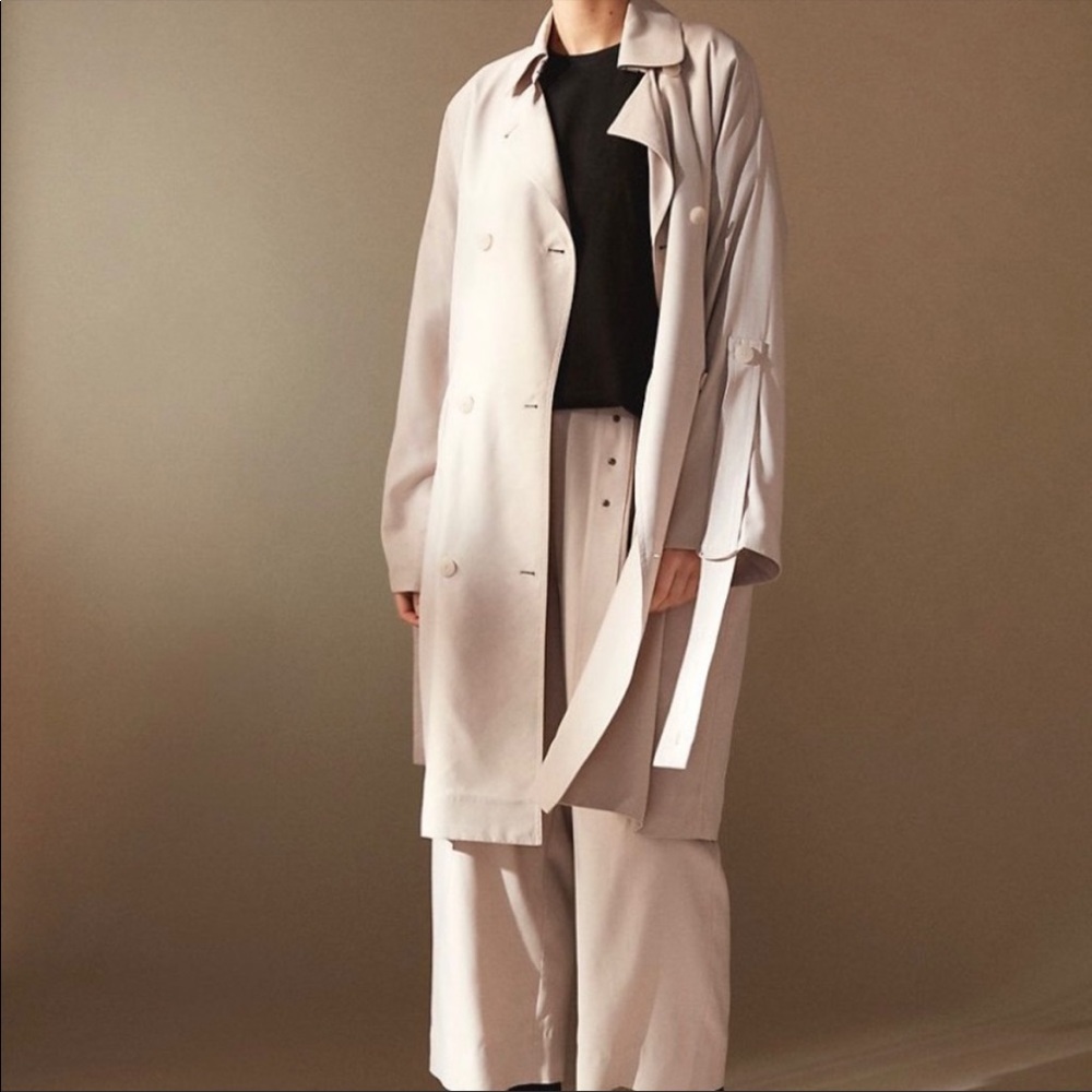 Aritzia Babaton 1-01 Sembrano Silk Trench